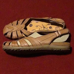 Bare Traps 8 1/2 Sandals